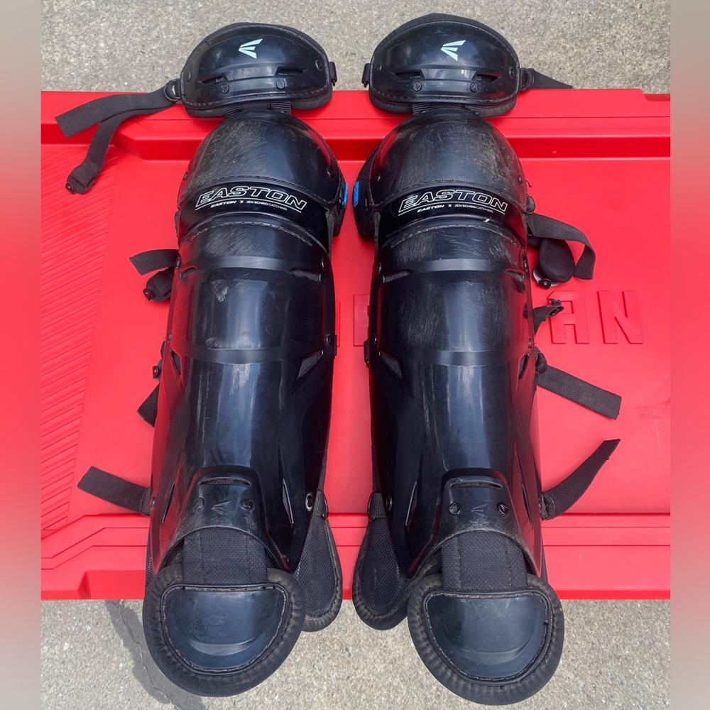 Easton - Jen Schro Softball Catchers Shin Guards